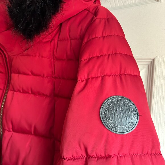 DKNY Quilted Puffer Jacket, Women's Size Medium in Wine Red - Picture 4 of 12